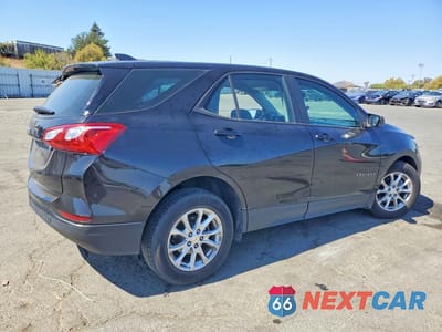 Trzecie zdjęcie samochodu z tyłu: 2020 CHEVROLET EQUINOX LS VIN:2GNAXHEV8L6263102 - miniatura