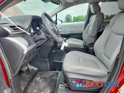 Zdjęcie 7 z 13 samochodu: 2026 TOYOTA SIENNA XLE 8-PASSENGER VIN:5TDYRKEC5TS309990 - miniatura