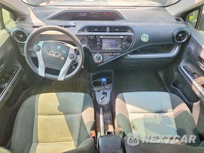Zdjęcie 8 z 12 samochodu: 2016 TOYOTA PRIUS C TWO VIN:JTDKDTB32G1127438 - miniatura
