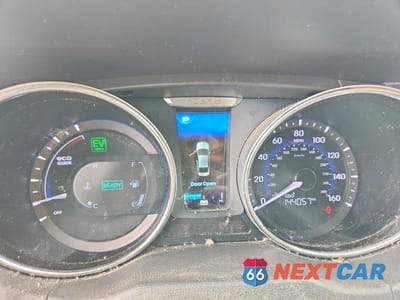 Zdjęcie 9 z 12 samochodu: 2015 HYUNDAI SONATA HYBRID BASE VIN:KMHEC4A49FA119945 - miniatura