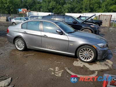 Czwarte zdjęcie samochodu z boku: 2009 BMW 335 XI VIN:WBAPL33519A407358 - miniatura