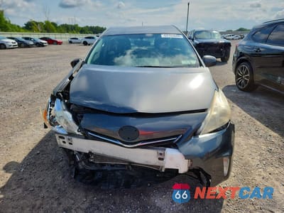 Piąte zdjęcie samochodu w środku: 2012 TOYOTA PRIUS V TWO VIN:JTDZN3EU5C3027025 - miniatura