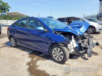 Czwarte zdjęcie samochodu z boku: 2017 HYUNDAI ACCENT SE VIN:KMHCT4AE2HU251849 - miniatura