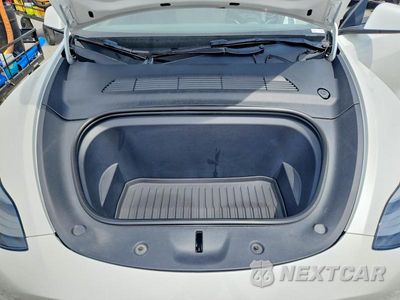 Zdjęcie 11 z 12 samochodu: 2023 TESLA MODEL Y VIN:7SAYGAEE1PF780520 - miniatura