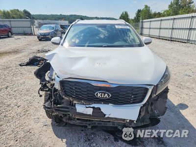 Piąte zdjęcie samochodu w środku: 2019 KIA SORENTO LX VIN:5XYPG4A3XKG551771 - miniatura