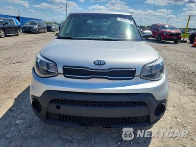 Piąte zdjęcie samochodu w środku: 2018 KIA SOUL BASE VIN:KNDJN2A23J7618021 - miniatura