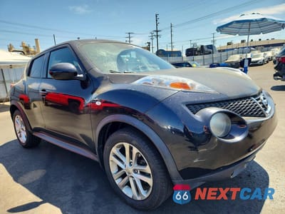 Czwarte zdjęcie samochodu z boku: 2014 NISSAN JUKE S VIN:JN8AF5MR4ET355496 - miniatura