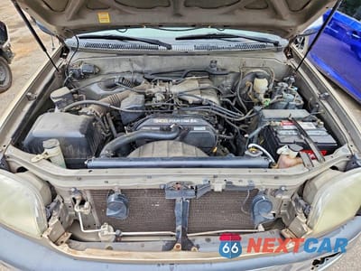 Zdjęcie 11 z 12 samochodu: 2002 TOYOTA TUNDRA SR5 VIN:5TBRN34102S293016 - miniatura