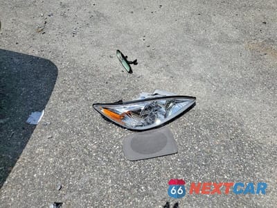 Zdjęcie 12 z 13 samochodu: 2003 TOYOTA CAMRY LE VIN:4T1BE32K03U196475 - miniatura
