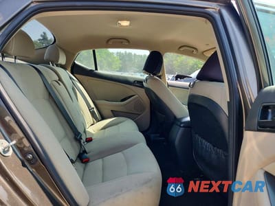 Zdjęcie 10 z 13 samochodu: 2013 KIA OPTIMA LX VIN:5XXGM4A70DG255189 - miniatura