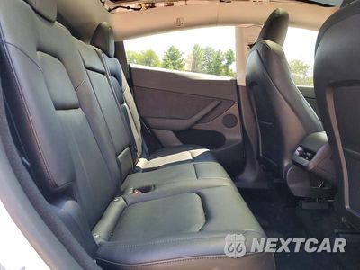 Zdjęcie 10 z 12 samochodu: 2023 TESLA MODEL Y VIN:7SAYGDEF3PF754883 - miniatura