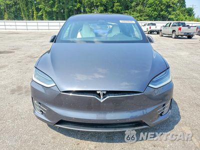 Piąte zdjęcie samochodu w środku: 2018 TESLA MODEL X VIN:5YJXCBE26JF137717 - miniatura