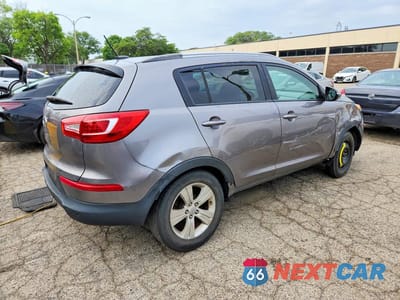 Trzecie zdjęcie samochodu z tyłu: 2011 KIA SPORTAGE LX VIN:KNDPB3A2XB7054619 - miniatura