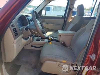 Zdjęcie 7 z 12 samochodu: 2008 JEEP LIBERTY SPORT VIN:1J8GP28K78W144688 - miniatura