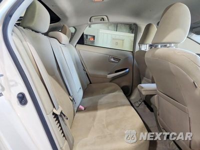 Zdjęcie 10 z 12 samochodu: 2011 TOYOTA PRIUS TWO VIN:JTDKN3DU5B0268893 - miniatura