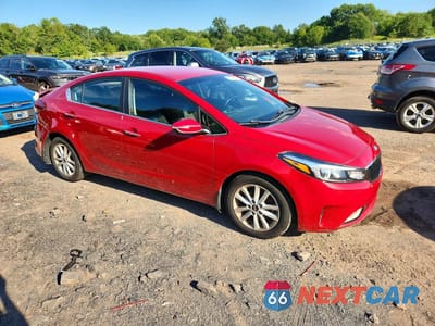 Czwarte zdjęcie samochodu z boku: 2017 KIA FORTE S VIN:3KPFL4A75HE116527 - miniatura