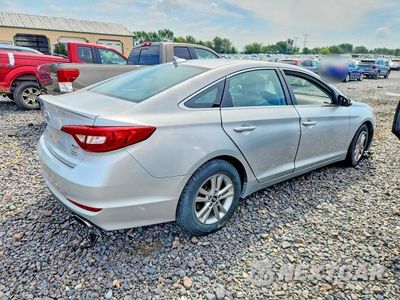 Trzecie zdjęcie samochodu z tyłu: 2015 HYUNDAI SONATA SE VIN:5NPE24AF5FH203830 - miniatura
