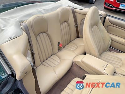 Zdjęcie 6 z 14 samochodu: 1999 JAGUAR XK8 VIN:SAJGX2049XC038524 - miniatura