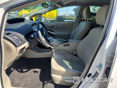 Zdjęcie 7 z 13 samochodu: 2014 TOYOTA PRIUS THREE VIN:JTDKN3DU3E1778755 - miniatura