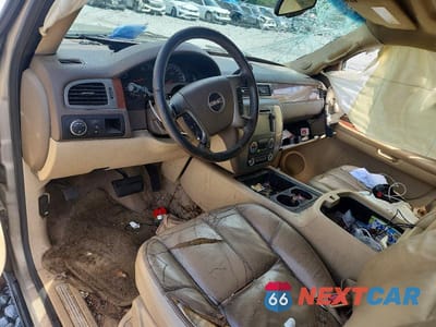 Zdjęcie 8 z 13 samochodu: 2008 GMC YUKON VIN:1GKFC13068J190710 - miniatura