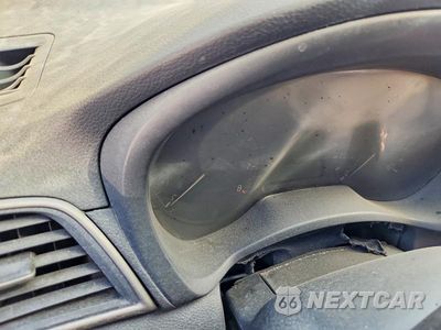 Zdjęcie 9 z 12 samochodu: 2014 NISSAN SENTRA S VIN:3N1AB7AP7EY247969 - miniatura