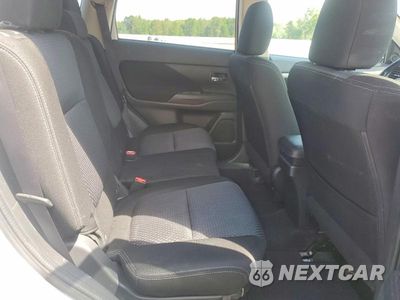 Zdjęcie 11 z 13 samochodu: 2016 MITSUBISHI OUTLANDER SE VIN:JA4AZ3A34GZ039923 - miniatura
