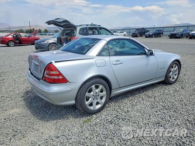 Trzecie zdjęcie samochodu z tyłu: 2002 MERCEDES-BENZ SLK 230 KOMPRESSOR VIN:WDBKK49FX2F262396 - miniatura
