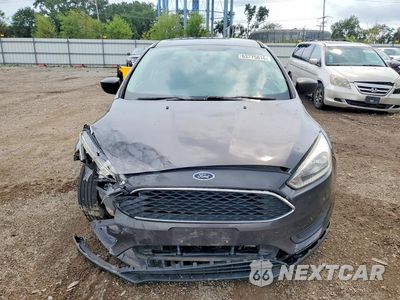 Piąte zdjęcie samochodu w środku: 2016 FORD FOCUS S VIN:1FADP3E27GL382468 - miniatura