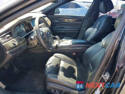 Zdjęcie 7 z 12 samochodu: 2013 BMW 740 I VIN:WBAYA6C54DC995183 - miniatura