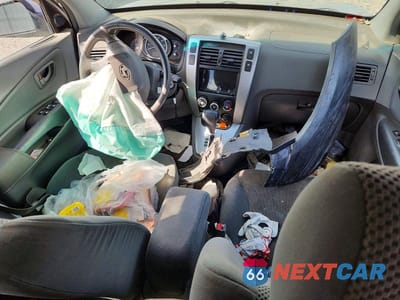 Zdjęcie 8 z 12 samochodu: 2007 HYUNDAI TUCSON SE VIN:KM8JN72D47U528086 - miniatura
