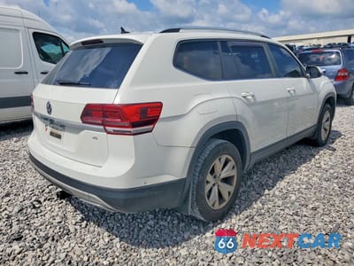 Trzecie zdjęcie samochodu z tyłu: 2018 VOLKSWAGEN ATLAS SE VIN:1V2CR2CA0JC521771 - miniatura