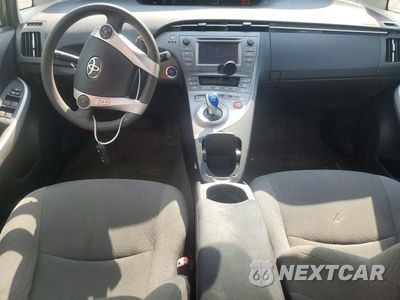 Zdjęcie 8 z 12 samochodu: 2012 TOYOTA PRIUS TWO VIN:JTDKN3DU9C1551177 - miniatura