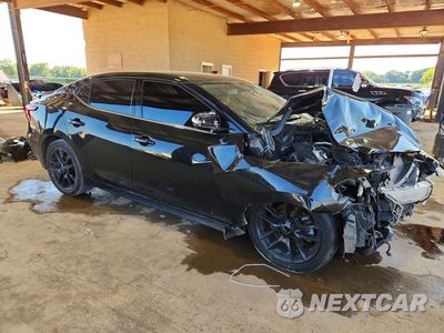 Czwarte zdjęcie samochodu z boku: 2017 NISSAN MAXIMA 3.5 SR VIN:1N4AA6AP1HC400939 - miniatura