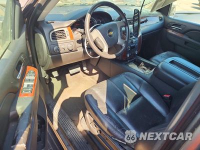 Zdjęcie 8 z 13 samochodu: 2012 CHEVROLET SUBURBAN K1500 LT VIN:1GNSKJE78CR193665 - miniatura