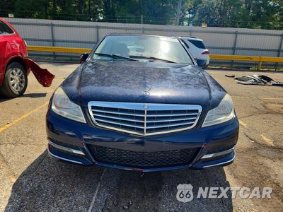 Piąte zdjęcie samochodu w środku: 2014 MERCEDES-BENZ C 250 VIN:WDDGF4HB7EG243349 - miniatura