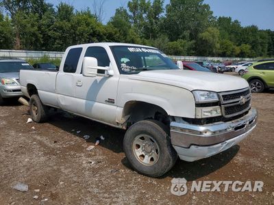 Czwarte zdjęcie samochodu z boku: 2005 CHEVROLET SILVERADO K3500 VIN:1GCHK39275E232852 - miniatura