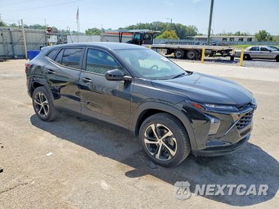 Czwarte zdjęcie samochodu z boku: 2024 CHEVROLET TRAX 1RS VIN:KL77LGE23RC202283 - miniatura