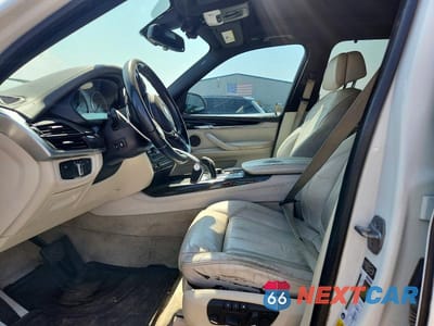 Zdjęcie 7 z 13 samochodu: 2014 BMW X5 XDRIVE50I VIN:5UXKR6C55E0J73012 - miniatura
