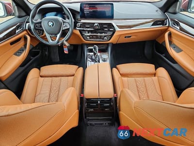 Zdjęcie 8 z 12 samochodu: 2023 BMW 540 XI VIN:WBA73BJ0XPCM57646 - miniatura