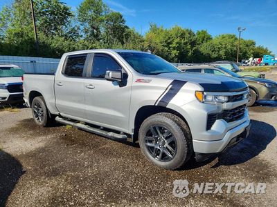 Czwarte zdjęcie samochodu z boku: 2022 CHEVROLET SILVERADO K1500 RST VIN:3GCUDEED8NG553108 - miniatura