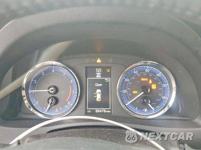 Zdjęcie 9 z 12 samochodu: 2018 TOYOTA COROLLA XLE VIN:2T1BURHE4JC094019 - miniatura