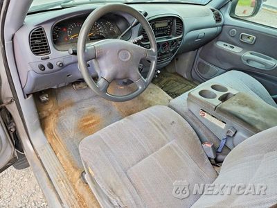 Zdjęcie 8 z 12 samochodu: 2001 TOYOTA TUNDRA SR5 VIN:5TBBT44151S210434 - miniatura