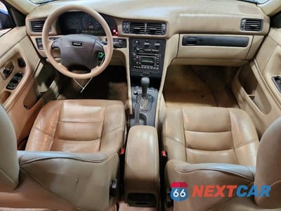 Zdjęcie 8 z 13 samochodu: 1998 VOLVO V70 XC VIN:YV1LZ5646W2494754 - miniatura
