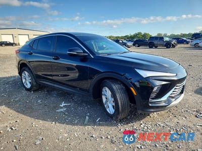 Czwarte zdjęcie samochodu z boku: 2024 BUICK ENVISTA PREFERRED VIN:KL47LAE26RB046031 - miniatura