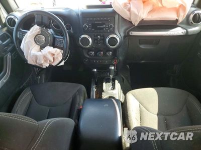 Zdjęcie 8 z 13 samochodu: 2015 JEEP WRANGLER UNLIMITED SAHARA VIN:1C4BJWEG8FL722340 - miniatura