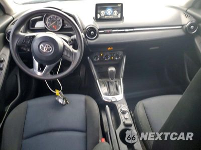 Zdjęcie 8 z 12 samochodu: 2017 TOYOTA YARIS IA BASE VIN:3MYDLBYV2HY156600 - miniatura