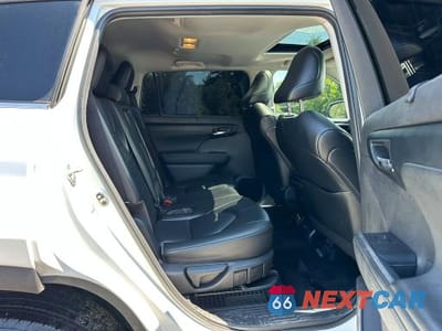 Zdjęcie 9 z 10 samochodu: 2022 TOYOTA HIGHLANDER HYBRID XLE VIN:5TDHBRCH2NS538576 - miniatura