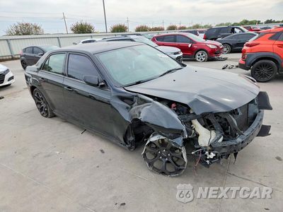Czwarte zdjęcie samochodu z boku: 2019 CHRYSLER 300 S VIN:2C3CCABG4KH697891 - miniatura