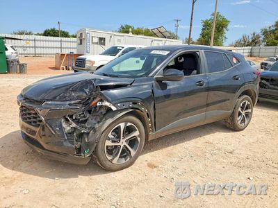 2024 CHEVROLET TRAX 1RS KL77LGE29RC002301 - główne zdjęcie licytacji z USA - miniatura