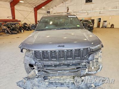 Piąte zdjęcie samochodu w środku: 2025 JEEP GRAND CHEROKEE LAREDO VIN:1C4RJHAG4SC366799 - miniatura